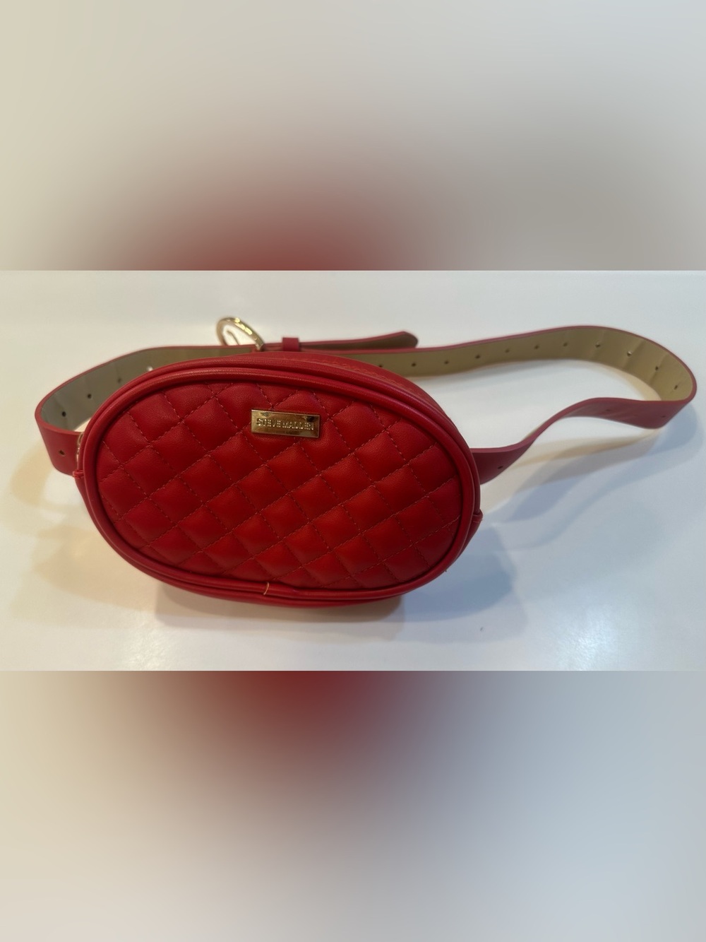 Steve Madden Red Quilted Vegan Faux Leather Waist Bag Purse L/XL NWOT 7”x4”